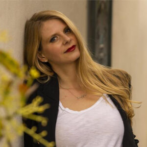 Jennylynn Jankesh, E-RYT 500 Pilates and Yoga instructor at The Yoga Barre LWR and The Yoga Barre NRR – creator of Fusion 4 method combining yoga, barre, Pilates, and sculpt.